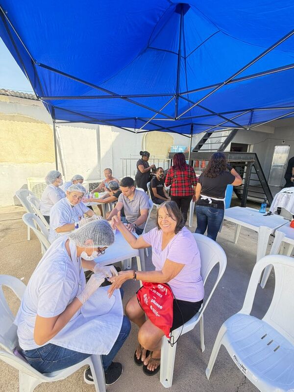 Cidadania Itinerante leva serviços gratuitos e atende moradores do Laranjal