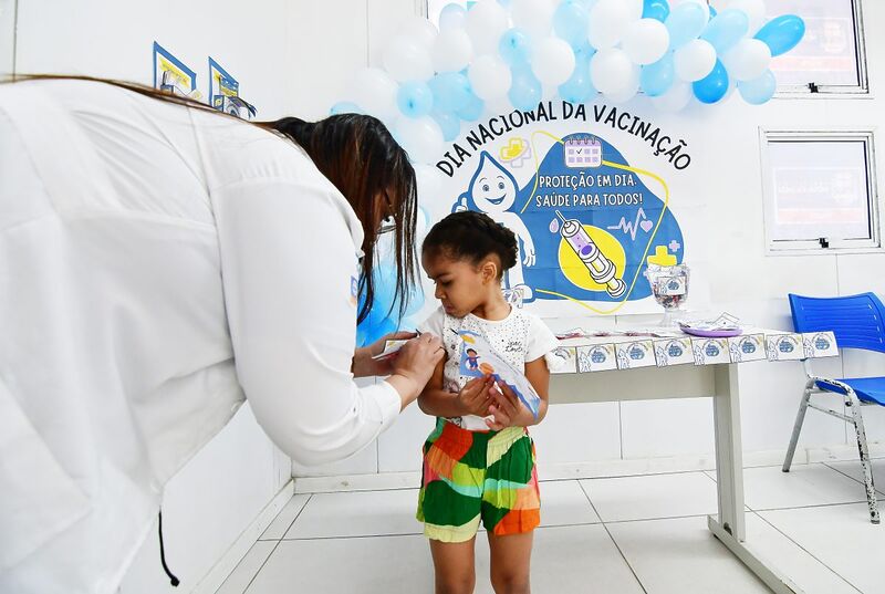Nova Iguaçu inicia vacinação com Pneumo 20 para crianças de até cinco anos