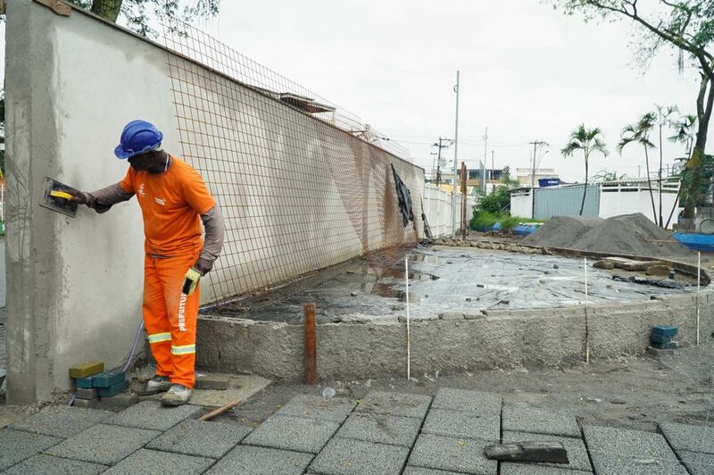 Obras de reforma e modernização na Praça da Trindade estão 60% concluídas