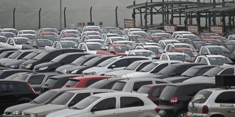 Venda de veículos novos no país sobe 15% até maio