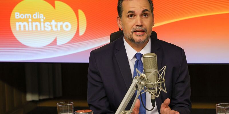 Governo usou lucros com exportação para conter preço dos combustíveis