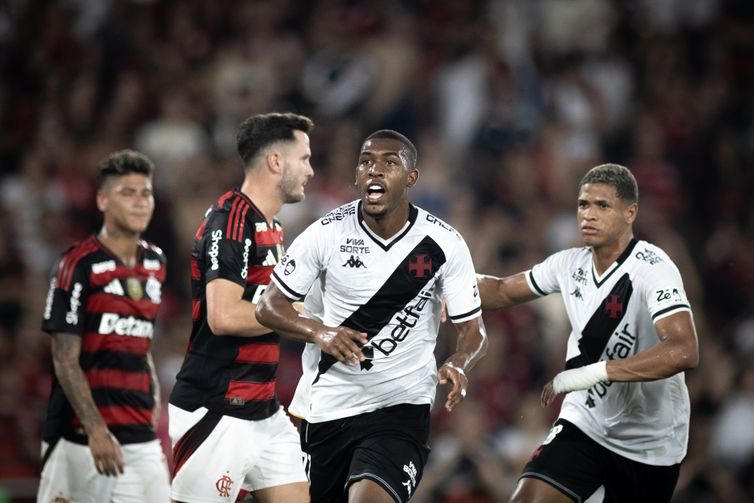 Rayan - atacante do Vasco em 2025