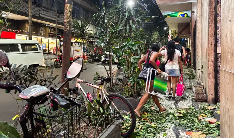 Rio de Janeiro - 29/07/2026 - ventania causa estragos no Rio. Foto Tânia Rêgo/Agência Brasil