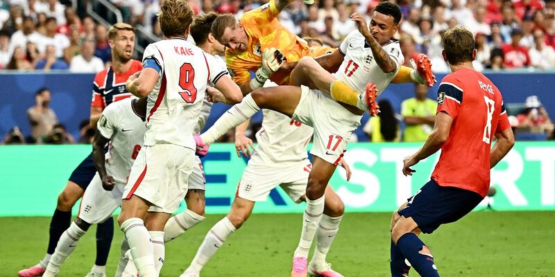 Inglaterra passa pela Noruega na prorrogação e está na semifinal