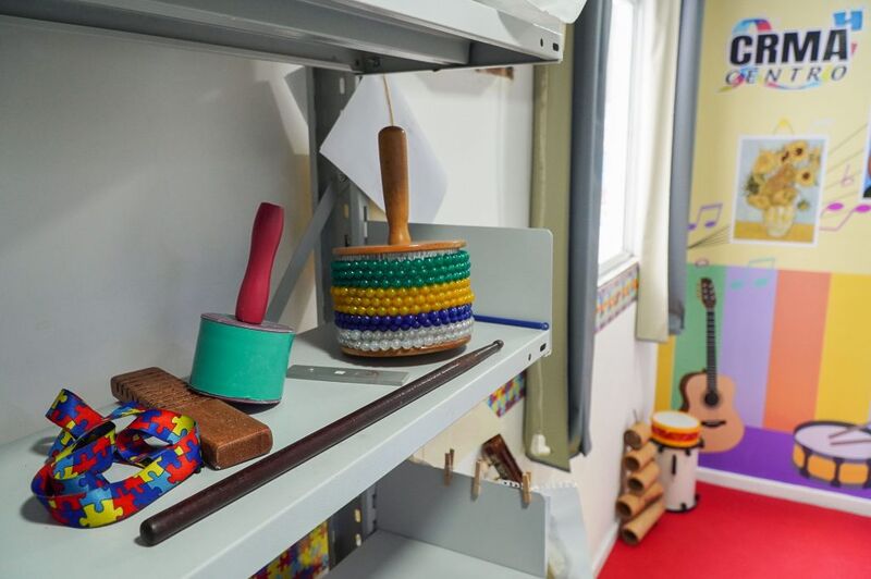 Centro de Referência do Autista de São Gonçalo investe em musicoterapia