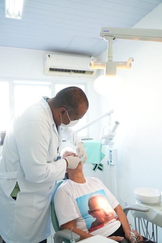 São Gonçalo amplia atendimento para fornecer prótese dentária a pacientes odontológicos