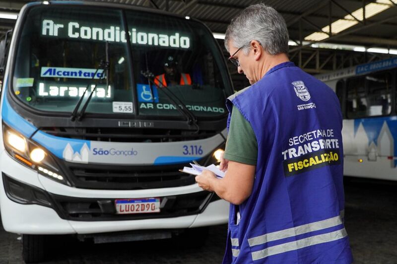 São Gonçalo realiza vistoria de ônibus na garagem da viação Mauá
