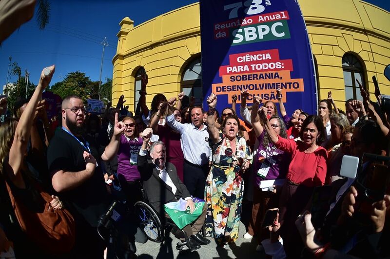 Ato público contra o feminicídio marca primeiro dia da reunião anual da SBPC em Niterói – Prefeitura Municipal de Niterói