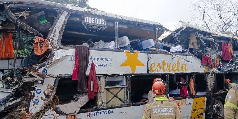 Vítimas de tombamento de ônibus em Petrópolis são do sexo feminino