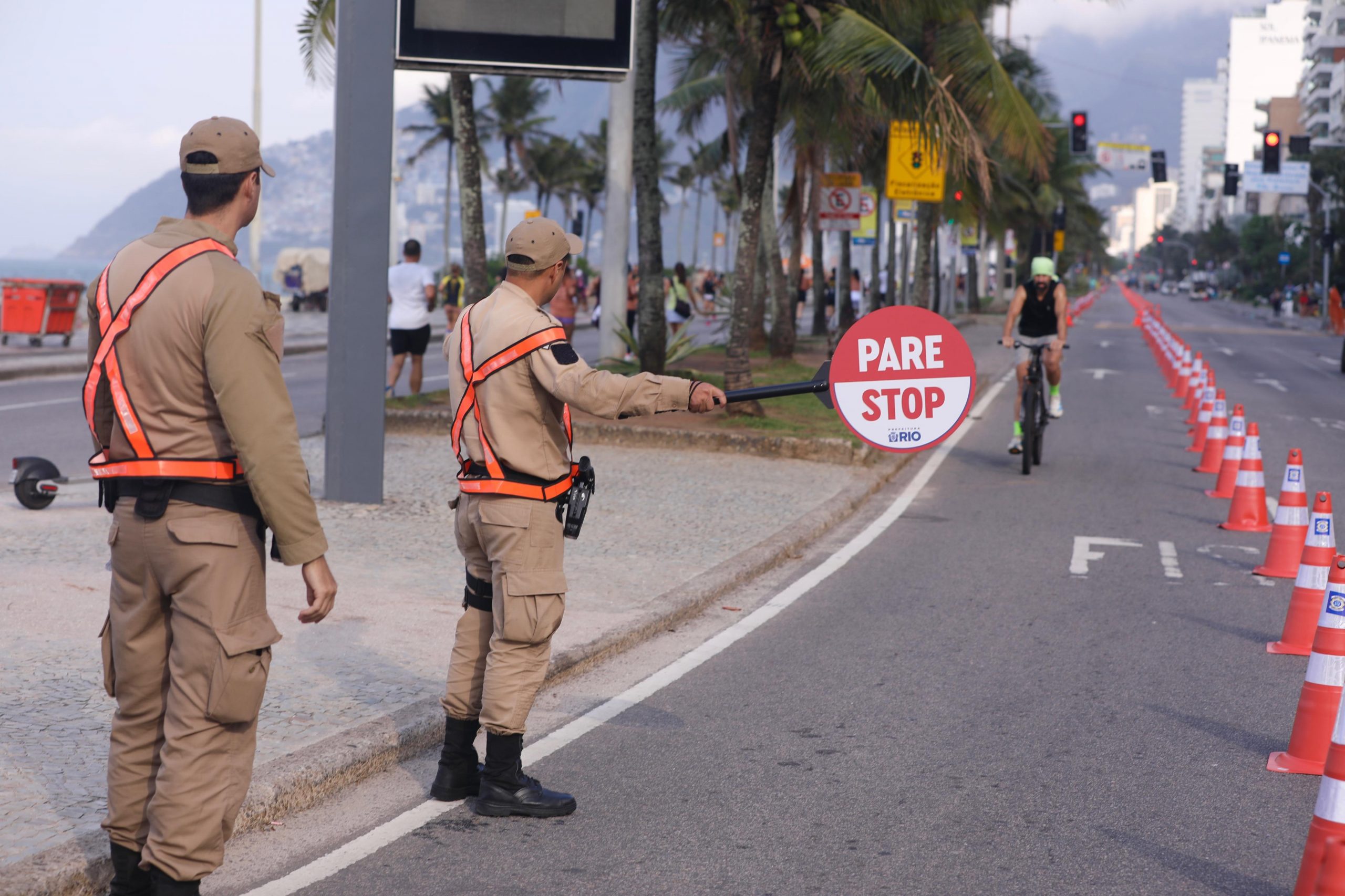 Nova ciclofaixa de lazer é inaugurada na orla da Zona Sul - Prefeitura da Cidade do Rio de Janeiro