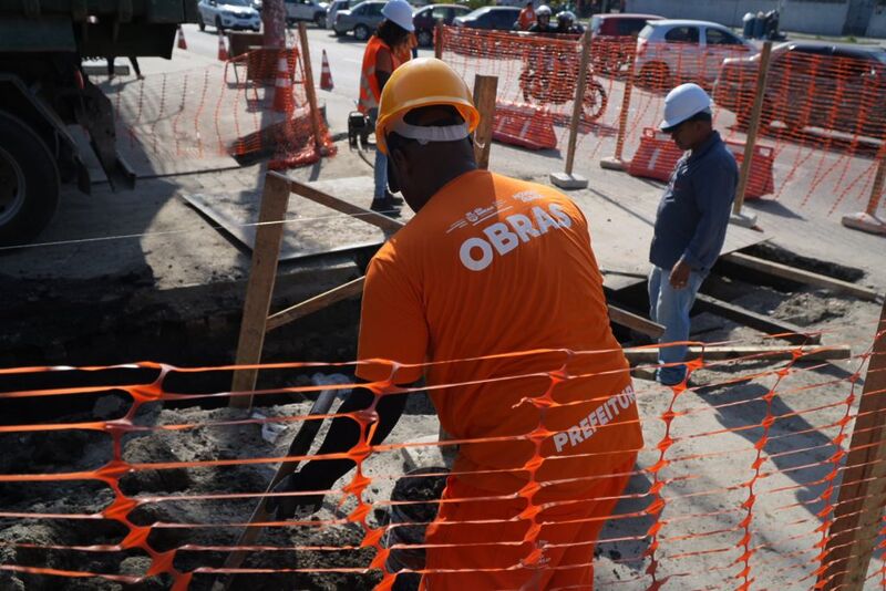 Obras de drenagem em Neves irão minimizar alagamentos no bairro