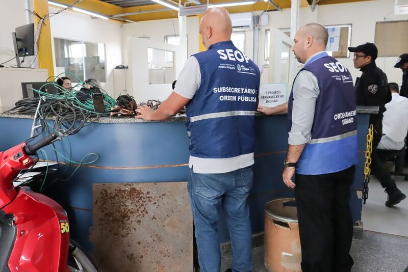 Operação da Subsecretaria de Posturas de São Gonçalo interdita dois ferros-velhos