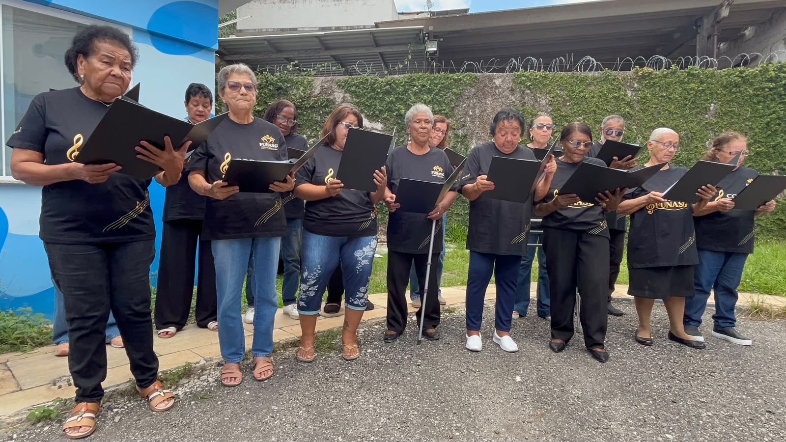 Funasg promove ação em alusão ao Setembro Amarelo com participação de coral de idosos