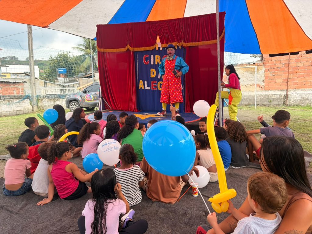 Moradores do bairro Lindo Parque aproveitam Caravana de Arte e Lazer