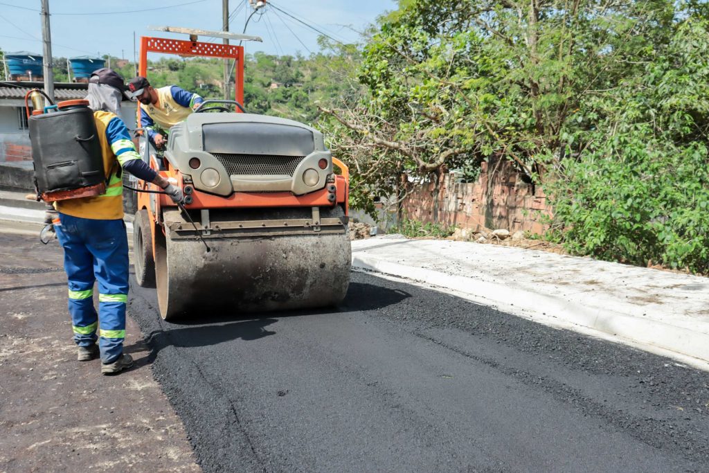 Obras de infraestrutura avançam no bairro Eliane