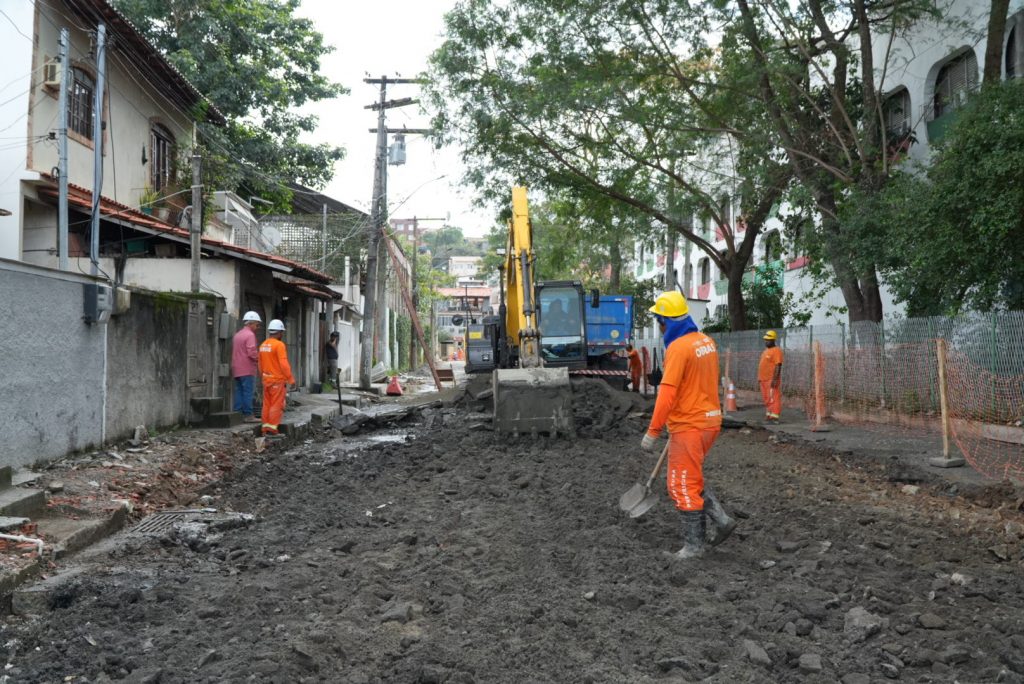 Obras de macro e microdrenagem em Neves seguem a todo vapor