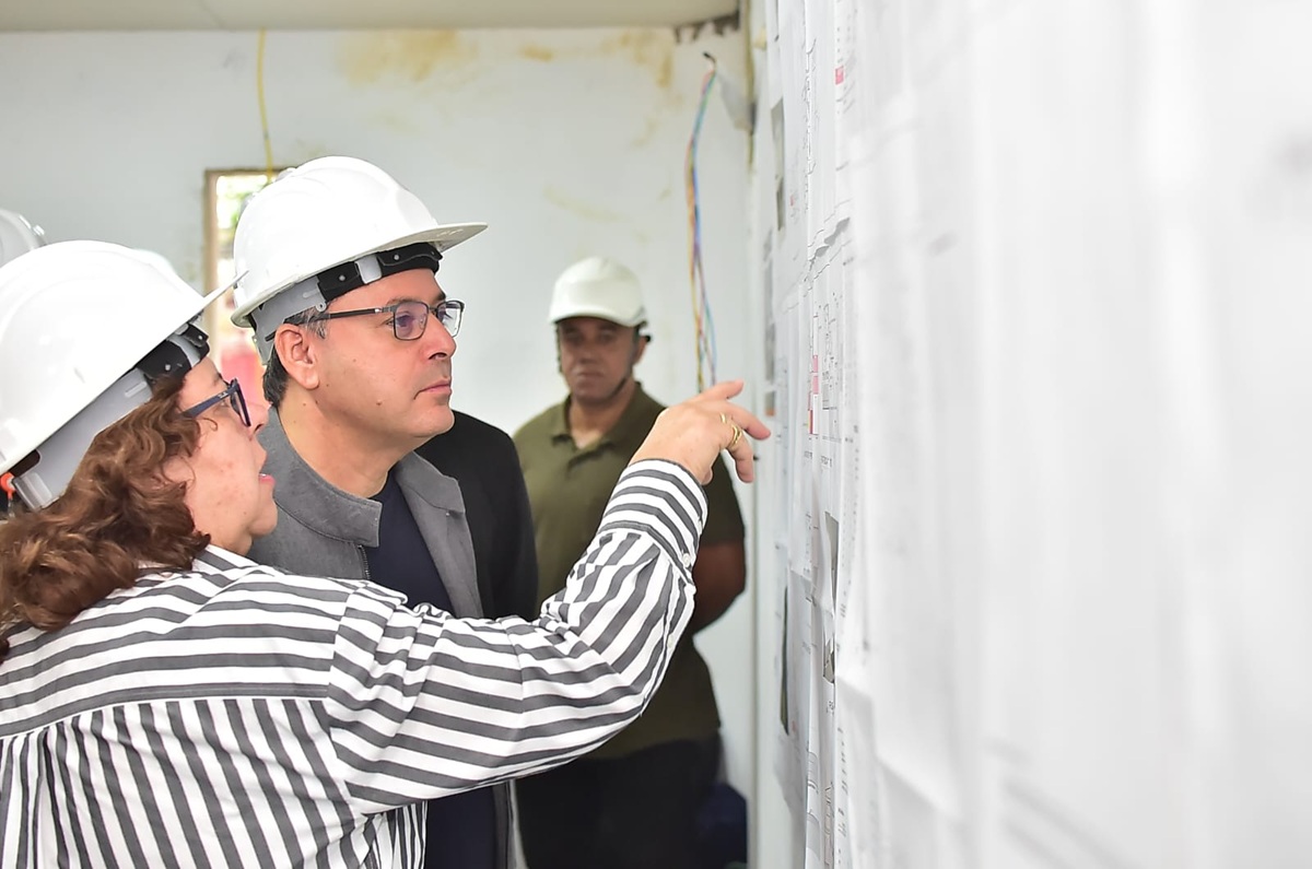 Prefeito Rodrigo Neves visita obras da UBS Icaraí, que será entregue no aniversário de Niterói – Prefeitura Municipal de Niterói