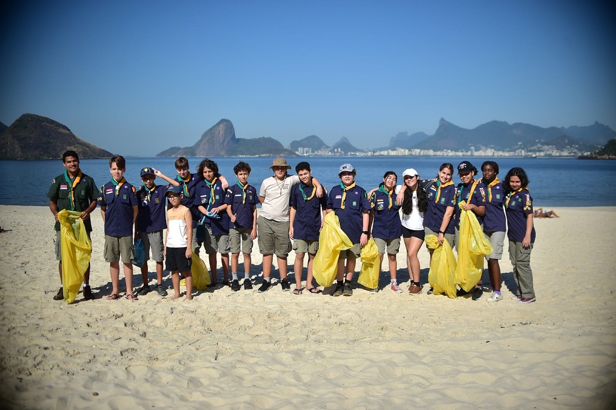 Clean Up Day reúne voluntários em 12 pontos de Niterói para ação de conscientização e preservação ambiental