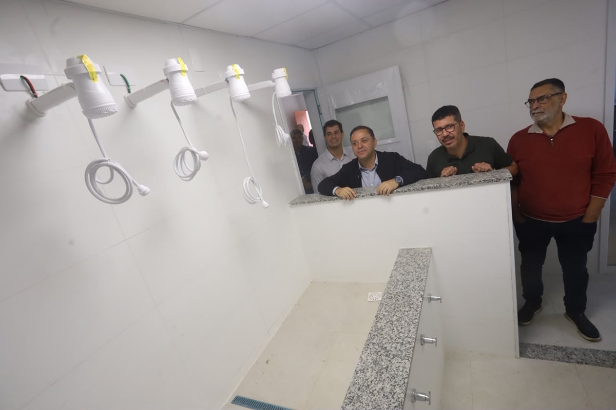 Prefeito Rodrigo Neves acompanha fase final das obras de nova escola no Engenho do Mato – Prefeitura Municipal de Niterói