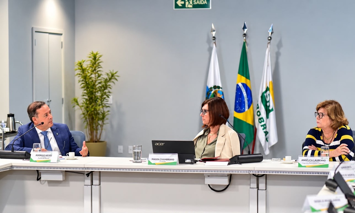 Prefeito Rodrigo Neves se reúne com presidente da Petrobras, Magda Chambriard, e representantes do setor naval, petróleo e logística