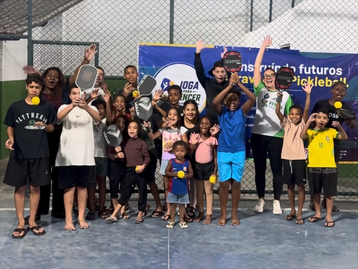 Projeto gratuito leva o pickleball a crianças e adolescentes da Grota do Surucucu – Prefeitura Municipal de Niterói