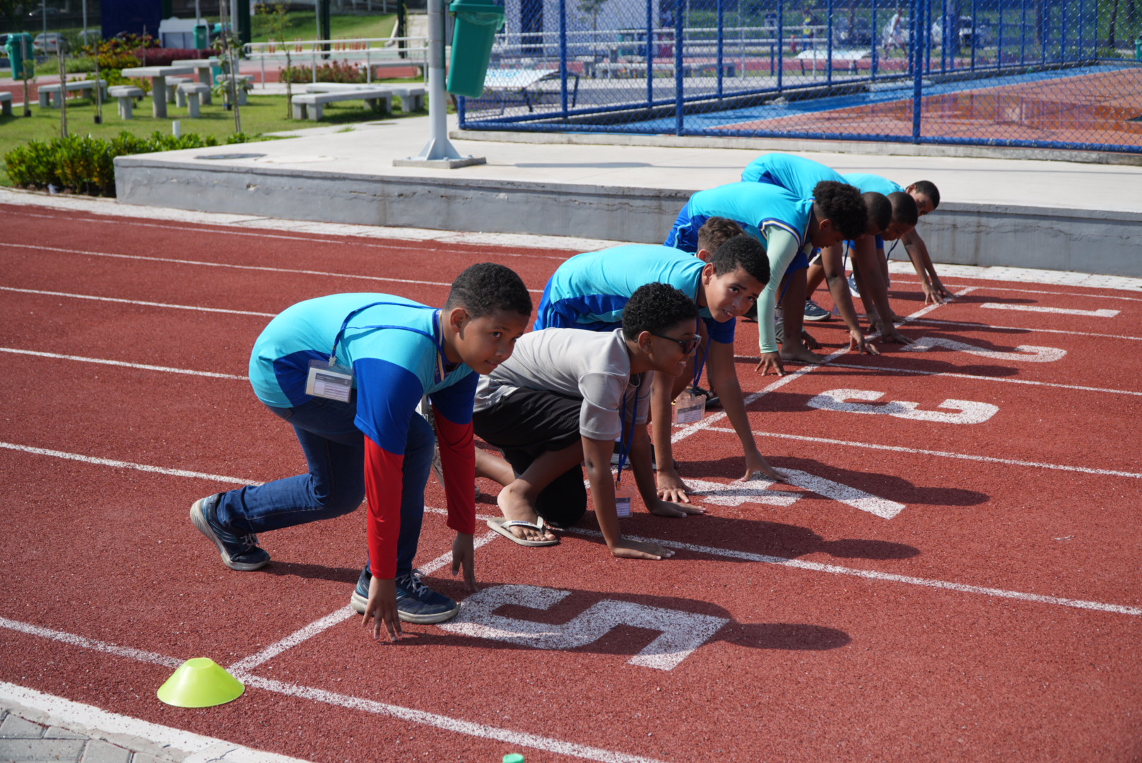 Alunos da rede municipal realizam educação física no Parque RJ Nosso Sonho