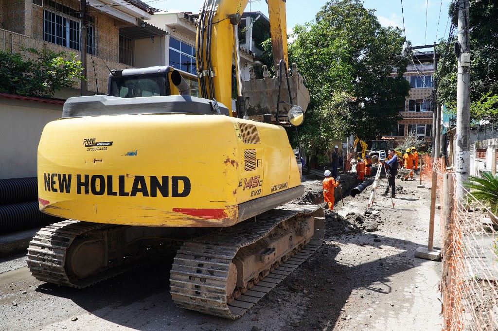 Obras de macro e microdrenagem avançam em Neves