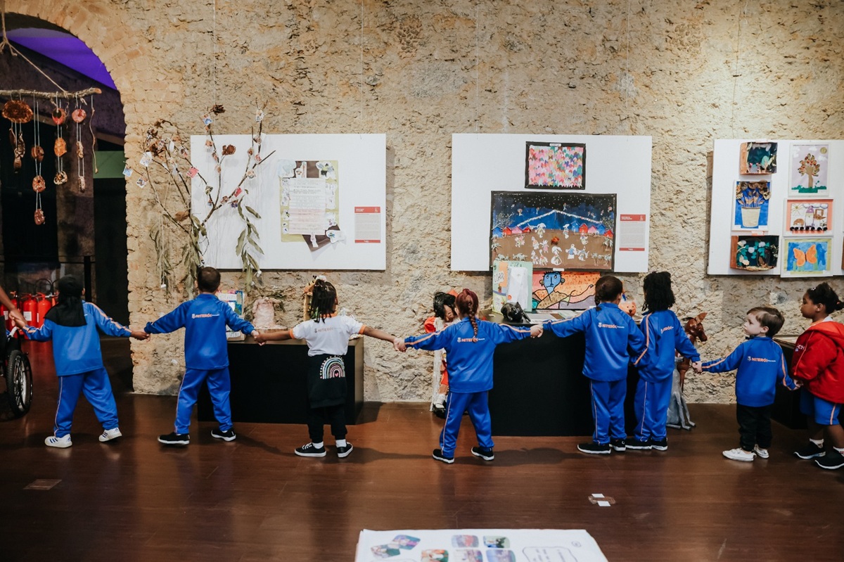 Estudantes da Rede Municipal de Niterói viram artistas em exposição no Museu Janete Costa – Prefeitura Municipal de Niterói