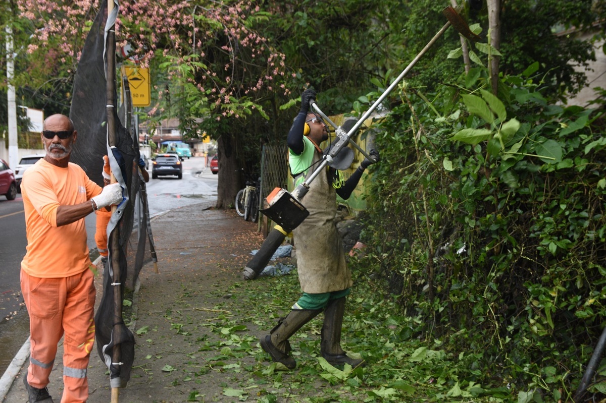 Clin realiza mutirão de limpeza na Região Oceânica – Prefeitura Municipal de Niterói