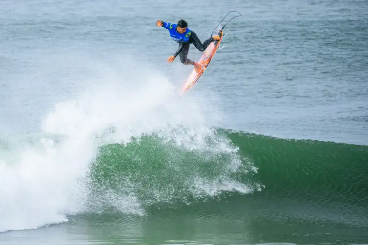SUPERTUBOS, PENICHE, PORTUGAL - OCTOBER 16: Three-time WSL Champion Gabriel Medina of Brazil surfs in Heat 2 of Round Two at the MEO Rip Curl Pro Portugal on October 16, 2026 at Supertubos, Peniche, Portugal. (Photo by Manel Geada/World Surf League)
